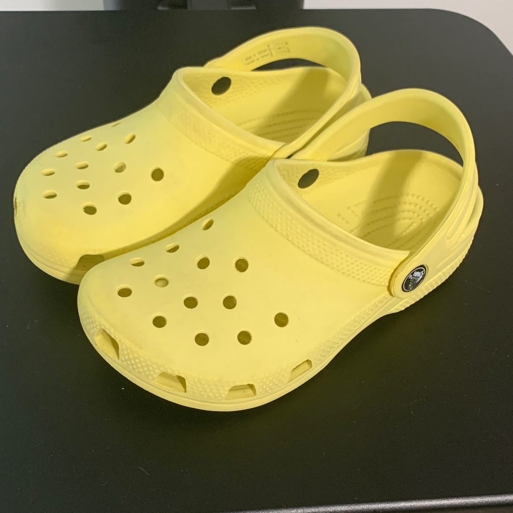 CROCS Bright Yellow Kids Sandals Size 1 youth
